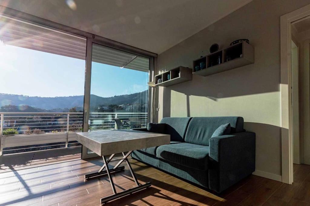 Exclusive With Sea View Apartment Alassio